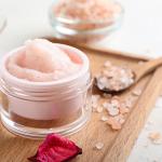 眉毛の角質を除去する方法とは？